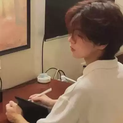 仰映容